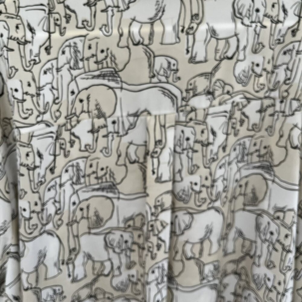 Zara Women XL Blouse Shirt Elephant Print Buttons Flowy Side Slits NWOT - Picture 4 of 8